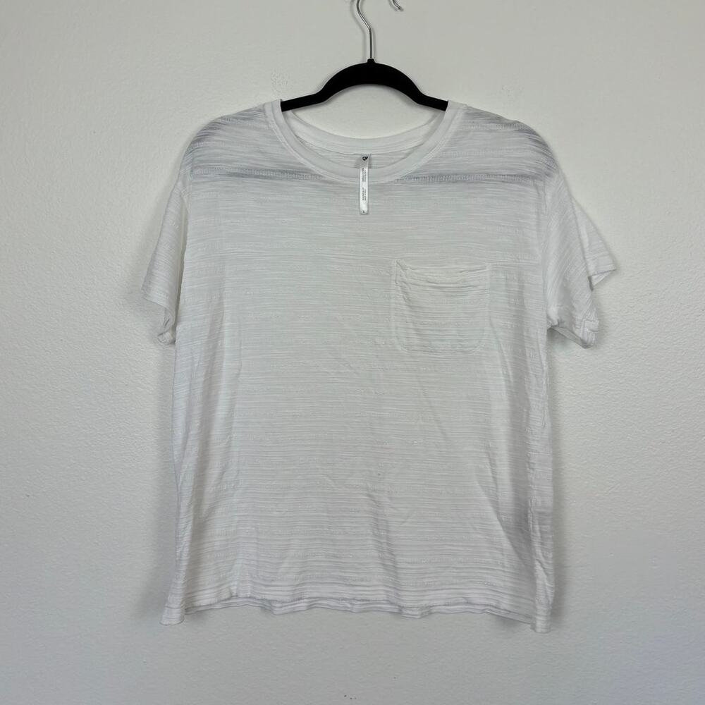 Kuhl Textured Pocket Front Crewneck Hiking Athletic White Tee Large